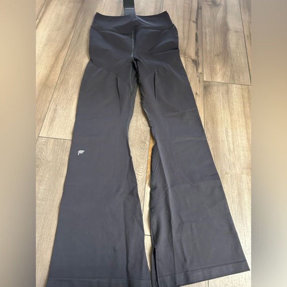 Fabletics Flare Pants - Picture 1 of 8